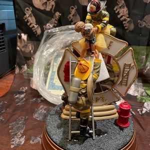 BRADFORD EXCHANGE "COURAGE UNDER FIRE" STATUE